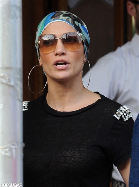 what sunglasses does jlo wear